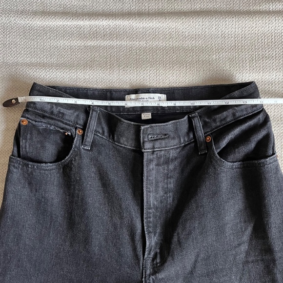 Abercrombie Curve Love Ultra High Rise 90s Straight Jean Black 28 / 6 Regular - Picture 14 of 14